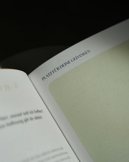 ANDACHTSBUCH 'GOD IS NOT DONE YET'