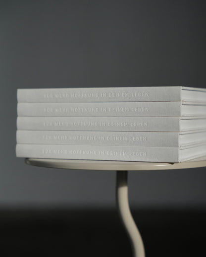 ANDACHTSBUCH 'GOD IS NOT DONE YET'