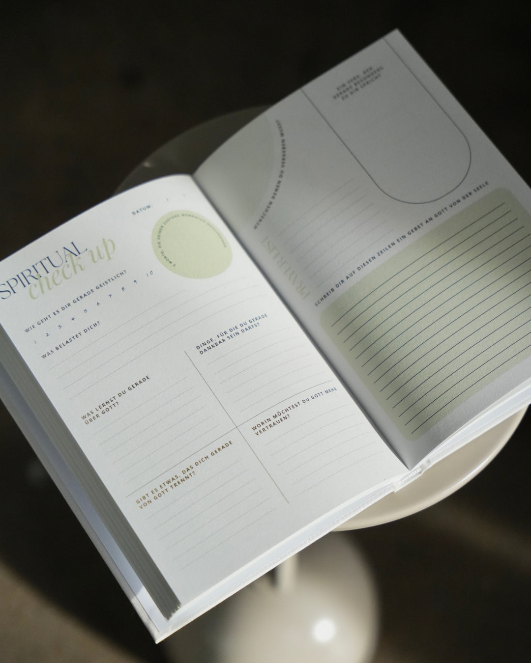 ANDACHTSBUCH 'GOD IS NOT DONE YET'