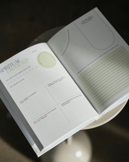 ANDACHTSBUCH 'GOD IS NOT DONE YET'